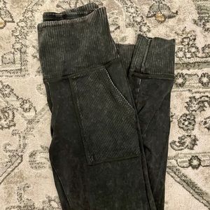 Distressed Aerie Chill Play Move Leggings